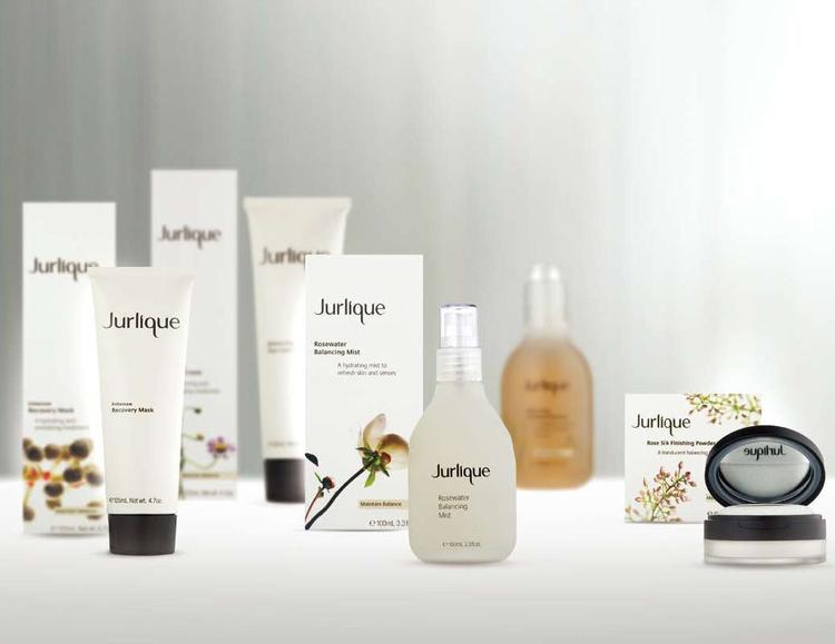 深圳湾海关查获走私名牌化妆品2.8吨